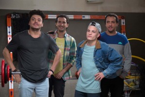 Léo (Kev Adams), Frank (??), Ben (Paul Bartel II) et Lounès (Madji ??). DR