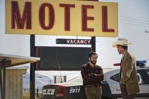 Jake Gyllenhaal et Michael Shannon dans le désert texan. DR