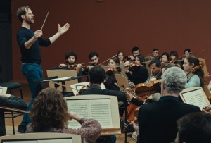 "En fanfare": Thibaut (Benjamin Lavernhe) à la baguette. DR